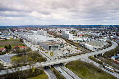 創(chuàng)新驅(qū)動(dòng)未來 全新BMW iX在丁格芬工廠投產(chǎn)，年內(nèi)上市，引領(lǐng)豪華智能出行新時(shí)代